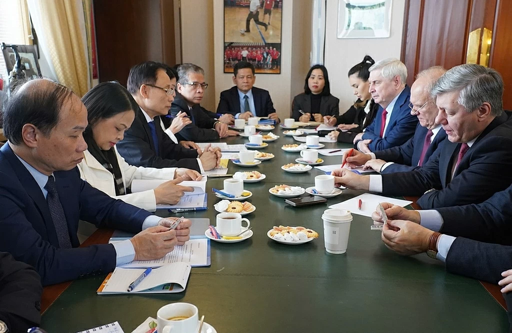 Đặc phái viên của Tổng Bí thư Tô Lâm hội kiến Chủ tịch Đảng Nước Nga Thống nhất và Chủ tịch Đảng Cộng sản Liên bang Nga