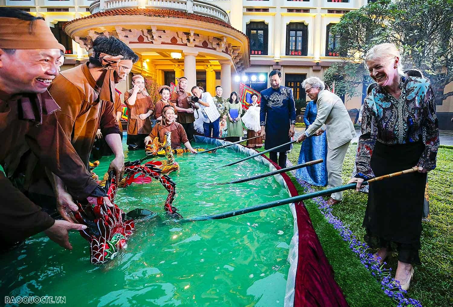 Phu nhân Ngô Phương Ly tiếp Công tước xứ Richmond