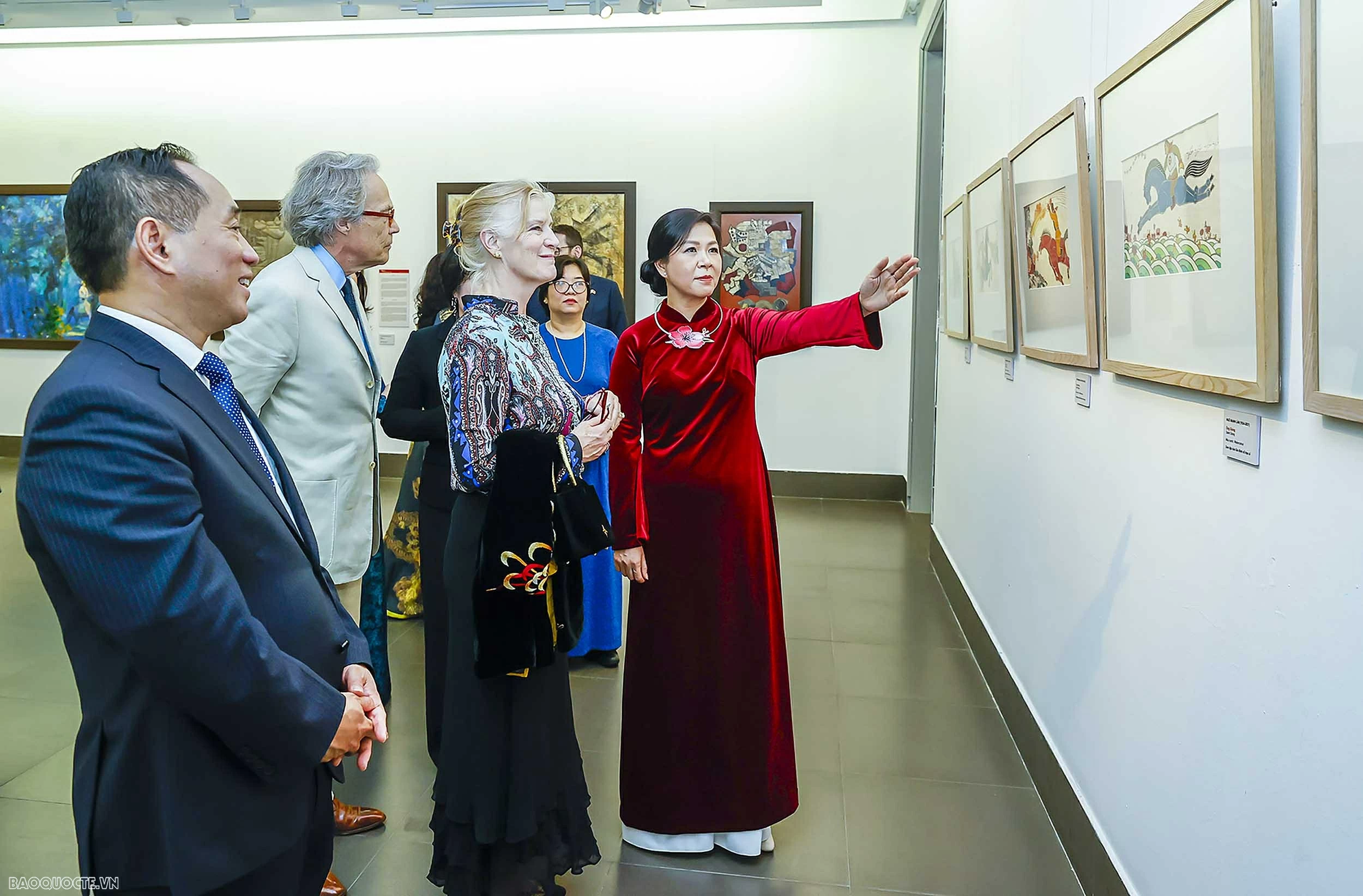 Phu nhân Ngô Phương Ly tiếp Công tước xứ Richmond