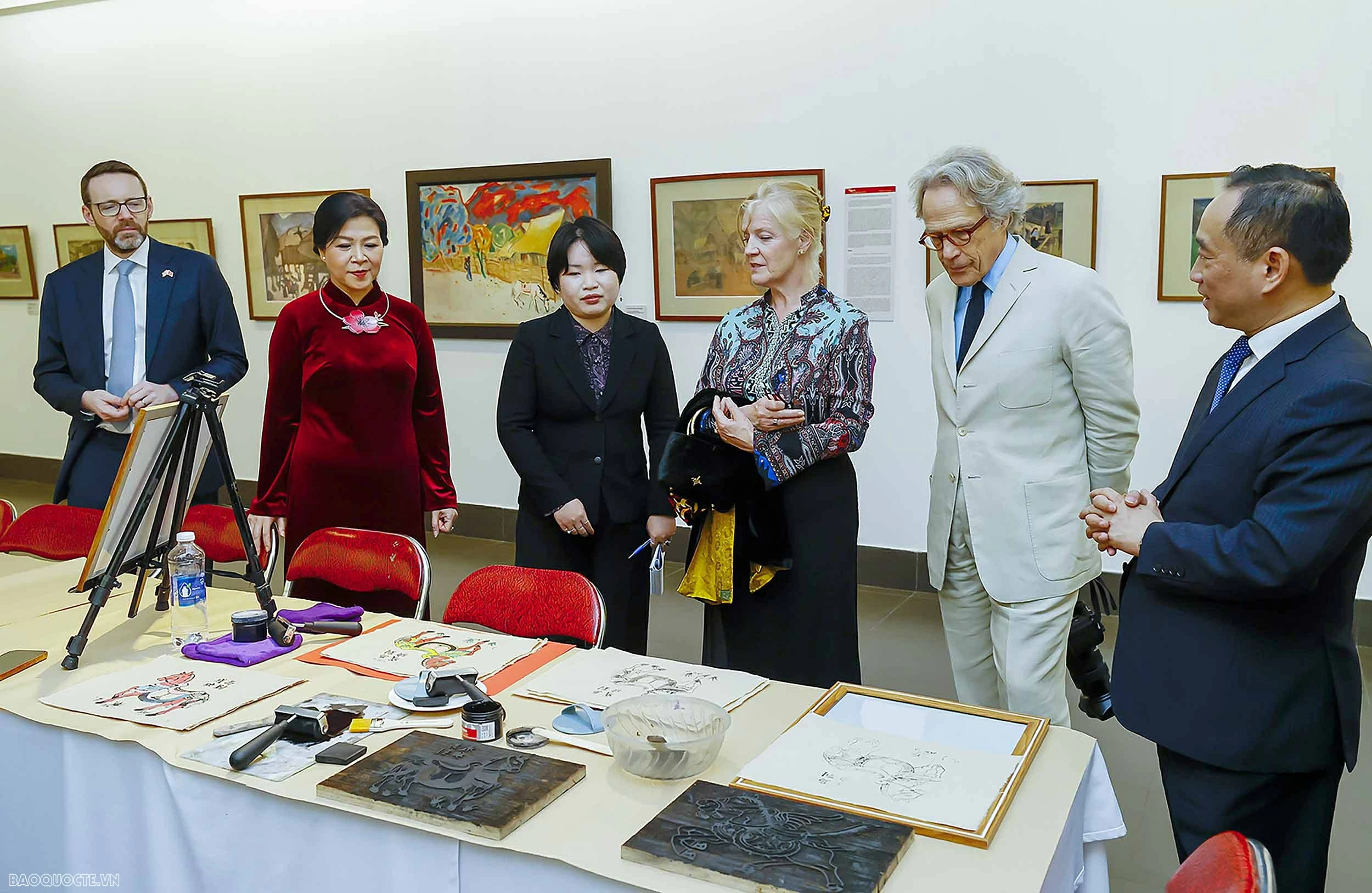 Phu nhân Ngô Phương Ly tiếp Công tước xứ Richmond