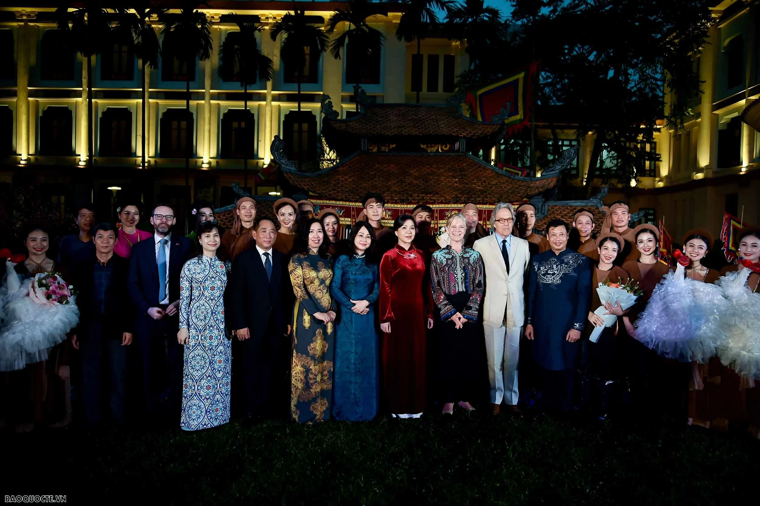 Phu nhân Ngô Phương Ly tiếp Công tước xứ Richmond