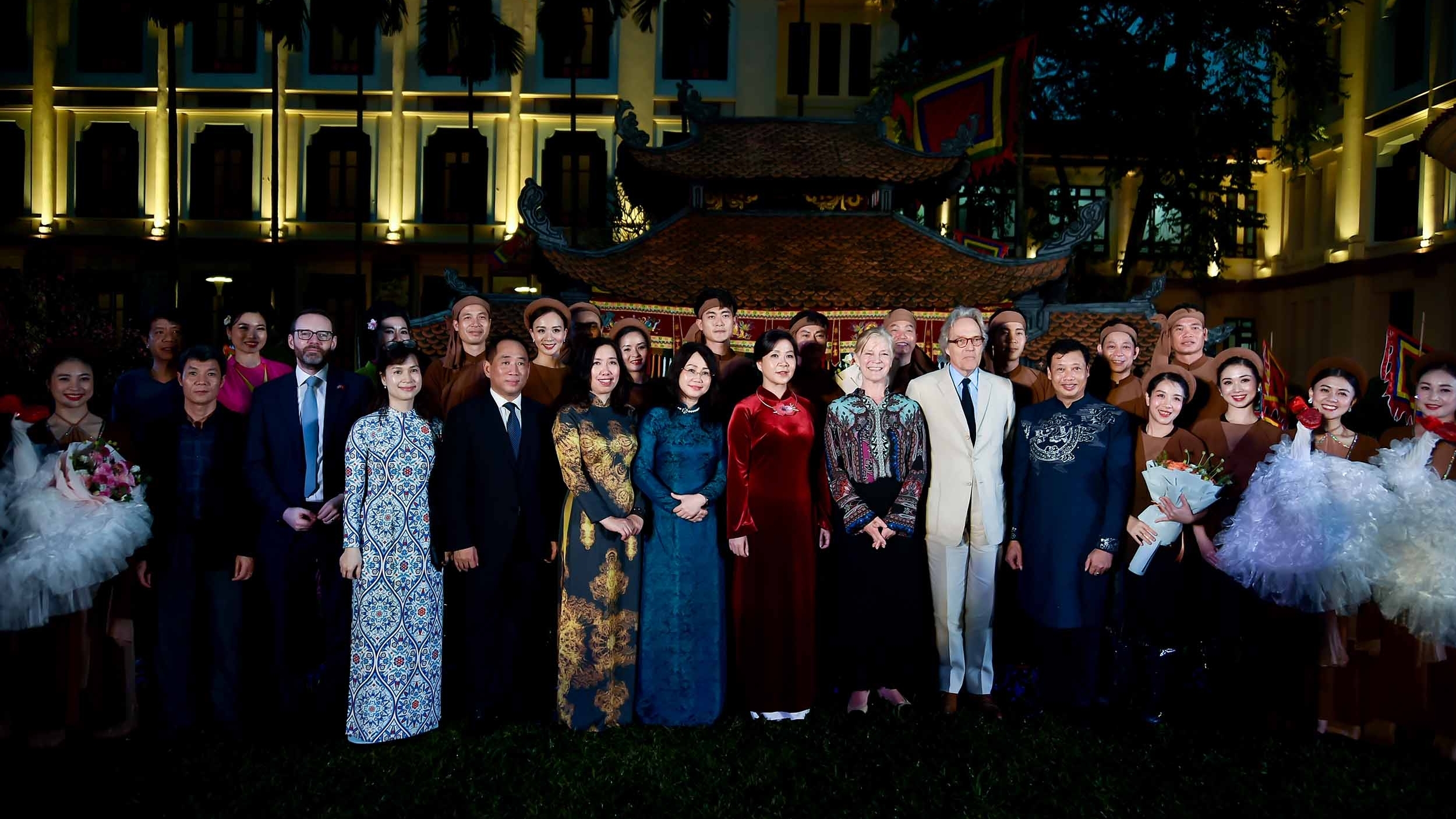 Phu nhân Ngô Phương Ly tiếp Công tước xứ Richmond