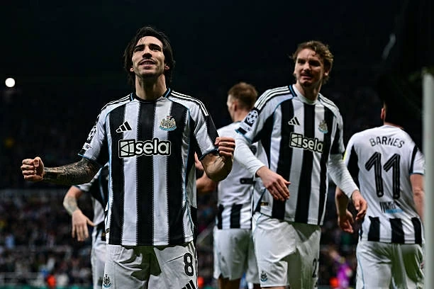 Newcastle có thể gặp Chelsea 3 lần trong tháng 3