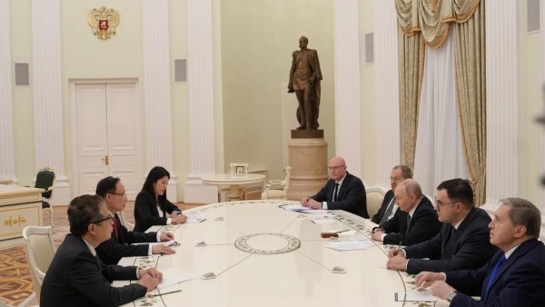Special Envoy of General Secretary To Lam meets Russian President V. Putin, holds talks with Foreign Minister S. Lavrov