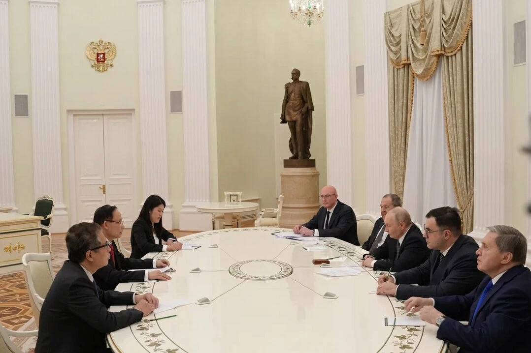 Đặc phái viên của Tổng Bí thư Tô Lâm hội kiến Tổng thống Liên bang Nga V. Putin và hội đàm với Bộ trưởng Ngoại giao Nga S. Lavrov Đặc phái viên của Tổng Bí thư Tô Lâm hội kiến Tổng thống Liên bang Nga V. Putin và hội đàm với Bộ trưởng Ngoại giao Nga S. Lavrov