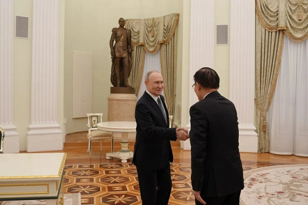 Đặc phái viên của Tổng Bí thư Tô Lâm hội kiến Tổng thống Liên bang Nga V. Putin và hội đàm với Bộ trưởng Ngoại giao Nga S. Lavrov Đặc phái viên của Tổng Bí thư Tô Lâm hội kiến Tổng thống Liên bang Nga V. Putin và hội đàm với Bộ trưởng Ngoại giao Nga S. Lavrov