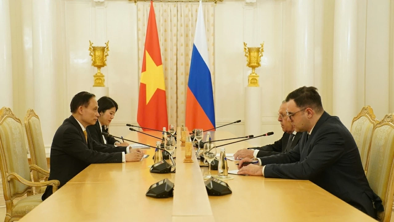 Đặc phái viên của Tổng Bí thư Tô Lâm hội kiến Tổng thống Liên bang Nga V. Putin và hội đàm với Bộ trưởng Ngoại giao Nga S. Lavrov Đặc phái viên của Tổng Bí thư Tô Lâm hội kiến Tổng thống Liên bang Nga V. Putin và hội đàm với Bộ trưởng Ngoại giao Nga S. Lavrov