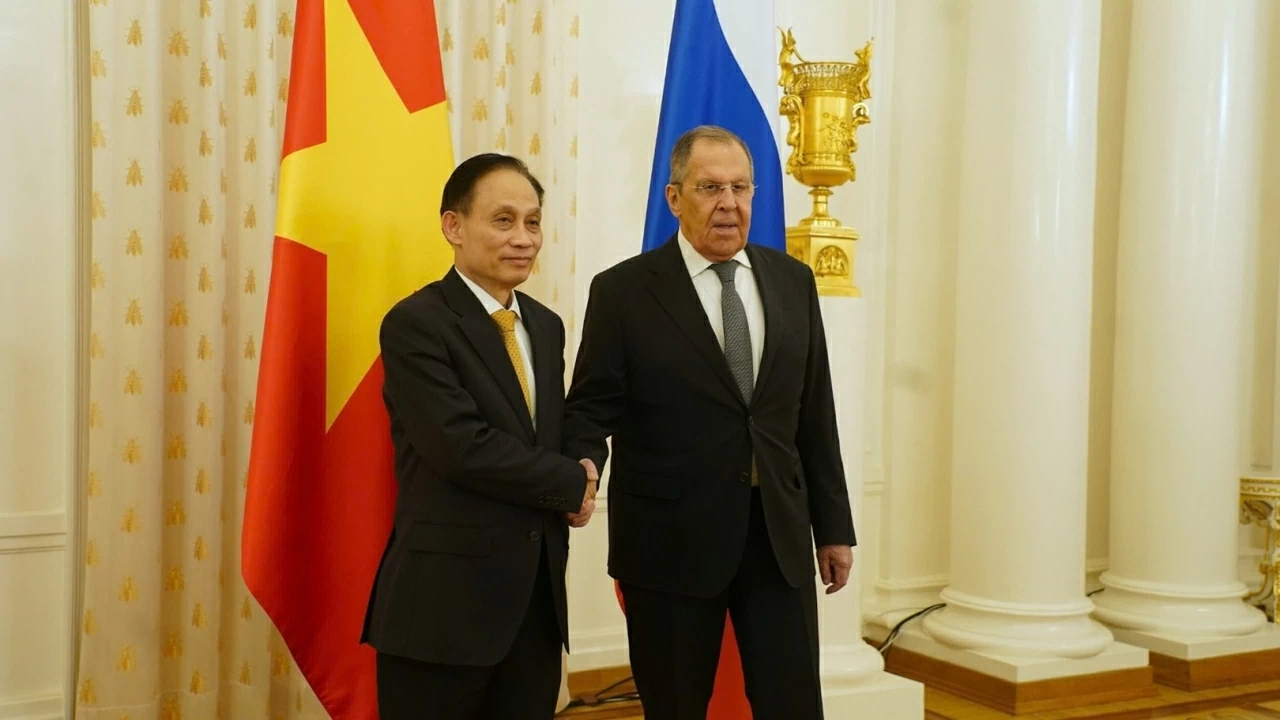 Đặc phái viên của Tổng Bí thư Tô Lâm hội kiến Tổng thống Liên bang Nga V. Putin và hội đàm với Bộ trưởng Ngoại giao Nga S. Lavrov