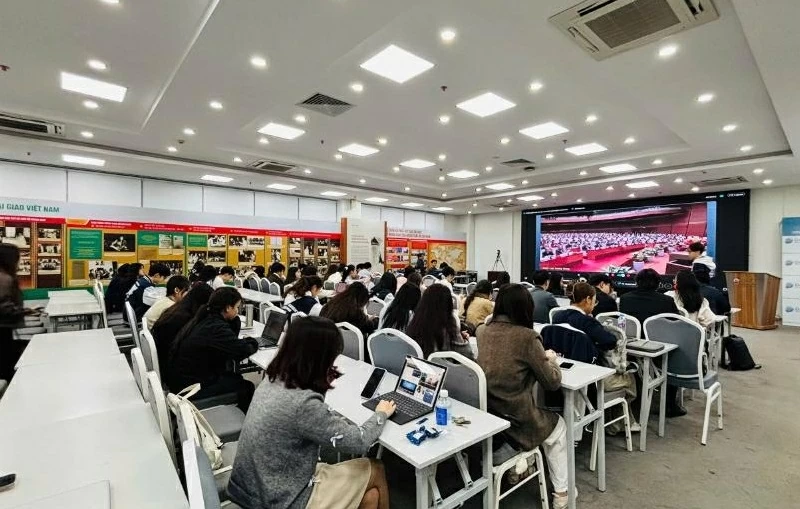 Bộ Ngoại giao tham dự Hội nghị toàn quốc quán triệt Nghị quyết 79-NQ/TW, 80-NQ/TW của Bộ Chính trị