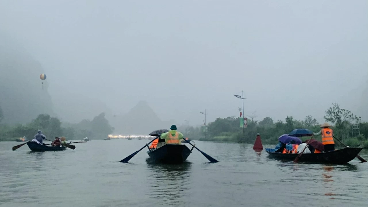 Giữ di sản lễ hội bằng sự tự trọng văn hóa