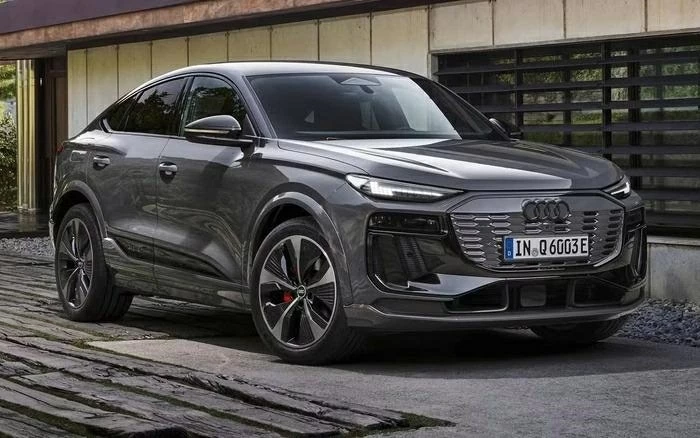 Thương hiệu xe sang Audi cũng không giấu tham vọng tăng tốc trong năm 2026 khi dự kiến tung ra cùng lúc 7 mẫu xe mới tại Việt Nam. Thương hiệu xe sang Audi cũng không giấu tham vọng tăng tốc trong năm 2026 khi dự kiến tung ra cùng lúc 7 mẫu xe mới tại Việt Nam.