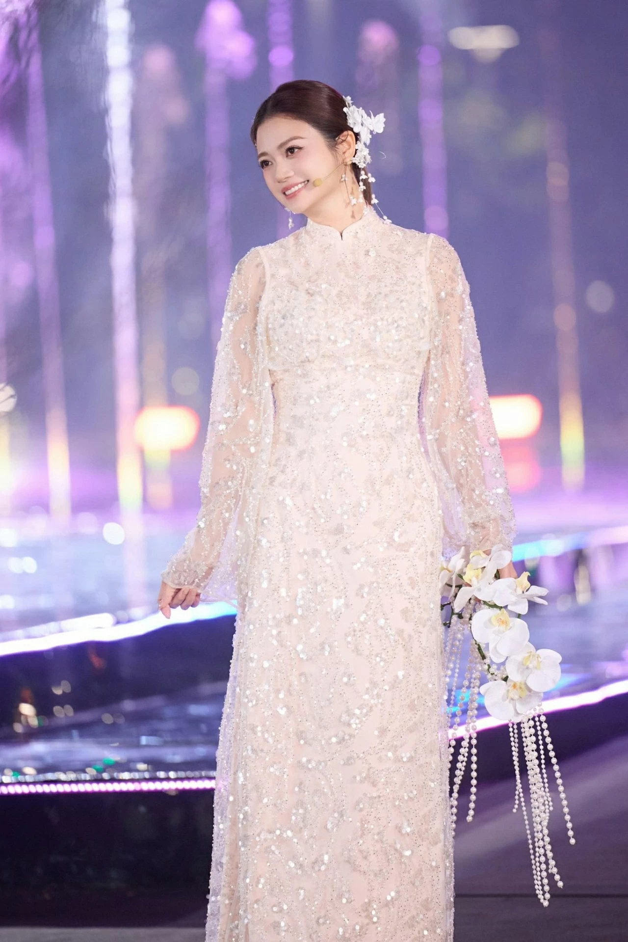 Ngắm nhan sắc diễn viên Kiều Anh Phía trước là bầu trời Ngắm nhan sắc diễn viên Kiều Anh Phía trước là bầu trời