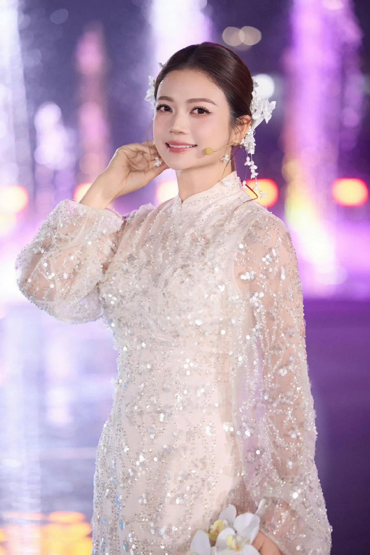 Ngắm nhan sắc diễn viên Kiều Anh Phía trước là bầu trời Ngắm nhan sắc diễn viên Kiều Anh Phía trước là bầu trời