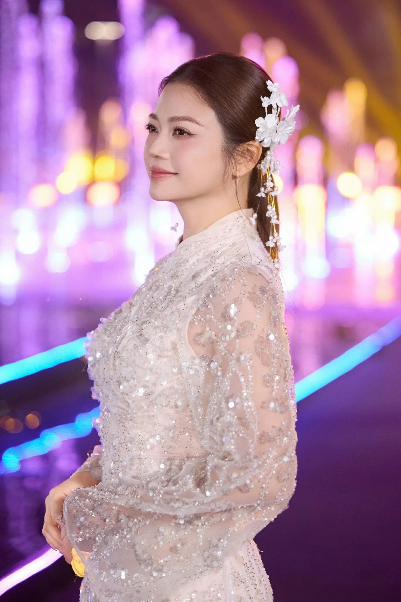 Ngắm nhan sắc diễn viên Kiều Anh Phía trước là bầu trời Ngắm nhan sắc diễn viên Kiều Anh Phía trước là bầu trời