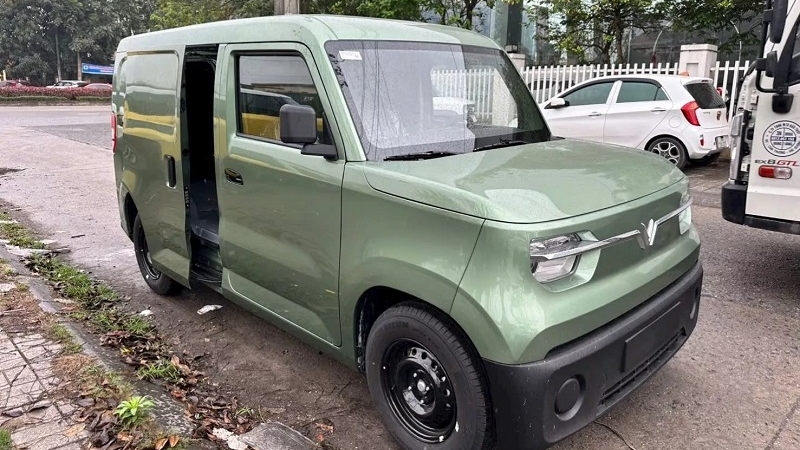 Lô xe điện VinFast EC Van cửa lùa bên hông đầu tiên xuất hiện tại Việt Nam