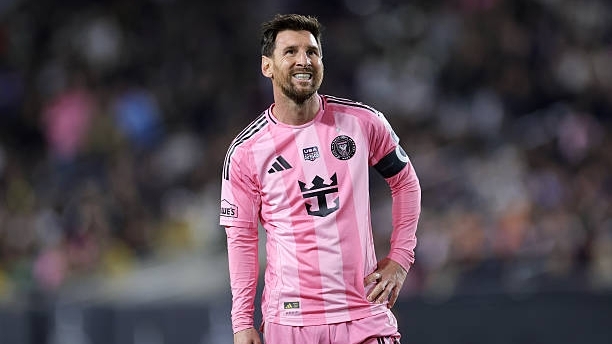 Messi tiếc vì không học hành đầy đủ