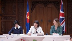 Lễ ra mắt logo kỷ niệm 5 năm thiết lập Quan hệ Đối tác Đối thoại ASEAN-Anh tại Jakarta