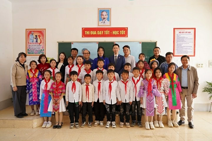 Thêm cơ hội đến trường cho học sinh vùng cao tỉnh Tuyên Quang Thêm cơ hội đến trường cho học sinh vùng cao tỉnh Tuyên Quang