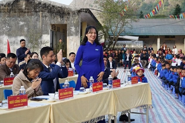 Thêm cơ hội đến trường cho học sinh vùng cao tỉnh Tuyên Quang Thêm cơ hội đến trường cho học sinh vùng cao tỉnh Tuyên Quang