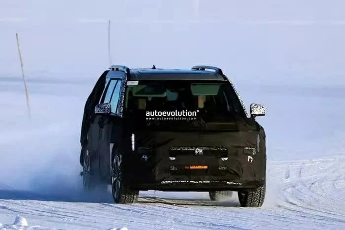 Hyundai Santa Fe 2027 nhiều khả năng cũng được điều chỉnh các tùy chọn động cơ.