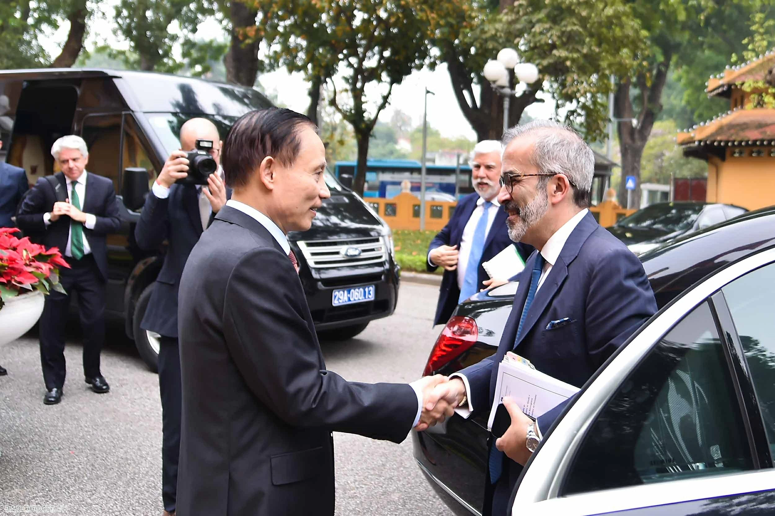 Bộ trưởng Ngoại giao Lê Hoài Trung hội đàm với Bộ trưởng Quốc vụ, Bộ trưởng Ngoại giao Bồ Đào Nha