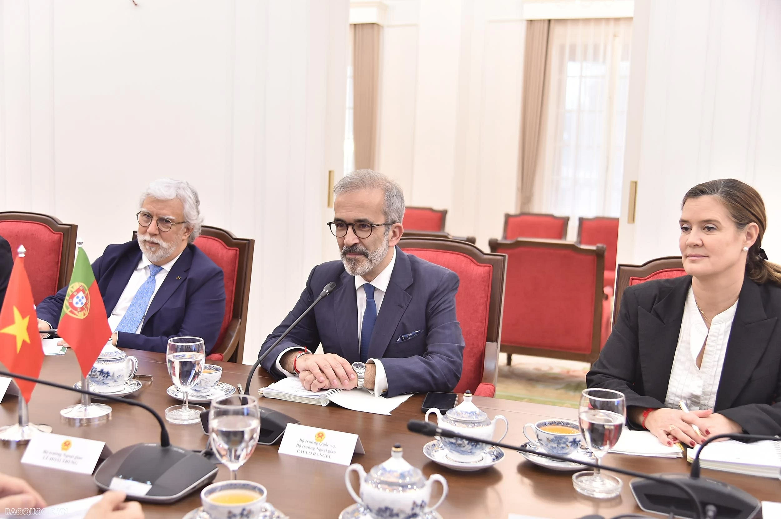 Bộ trưởng Ngoại giao Lê Hoài Trung hội đàm với Bộ trưởng Quốc vụ, Bộ trưởng Ngoại giao Bồ Đào Nha
