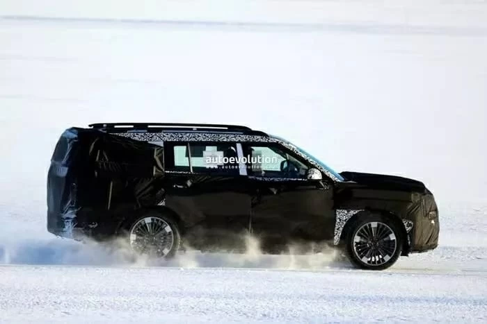 Bên cạnh thay đổi ngoại hình, Santa Fe 2027 được kỳ vọng sẽ nâng cấp mạnh về công nghệ.