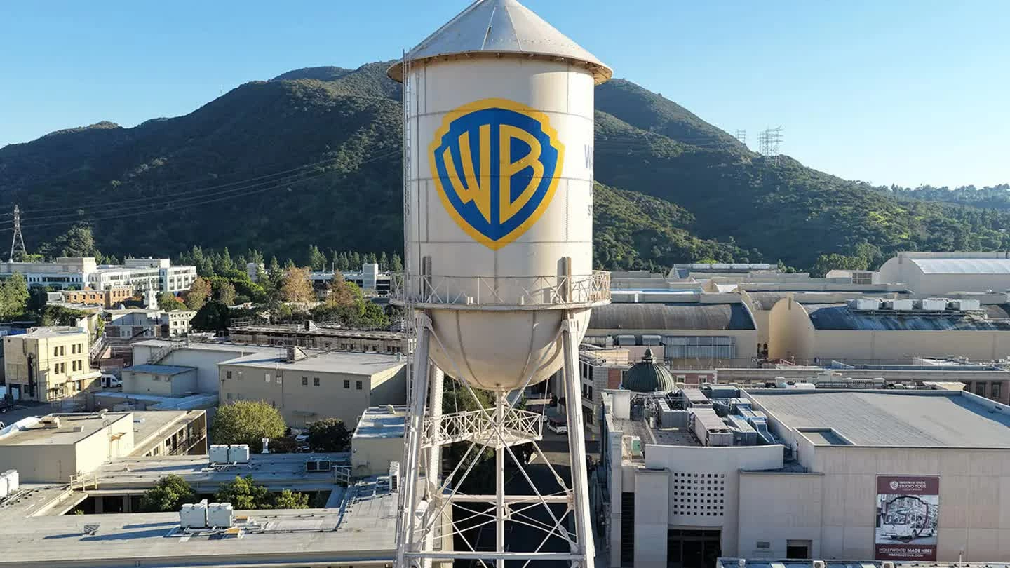 Paramount mua lại Warner Bros: 'Cú bắt tay' 110 tỷ USD của lịch sử Hollywood