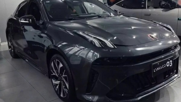Lynk & Co 03 bản nâng cấp xuất hiện tại đại lý, chuẩn bị ra mắt khách Việt
