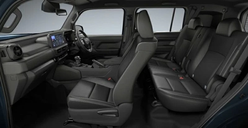 Sự xuất hiện của Toyota Land Cruiser FJ được xem là làn gió mới cho phân khúc xe SUV địa hình cỡ nhỏ tại Việt Nam. Sự xuất hiện của Toyota Land Cruiser FJ được xem là làn gió mới cho phân khúc xe SUV địa hình cỡ nhỏ tại Việt Nam.