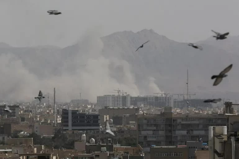 Khói bốc lên sau một vụ nổ ở Tehran, Iran, ngày 28/2/2026. (Nguồn: West Asia News Agency)