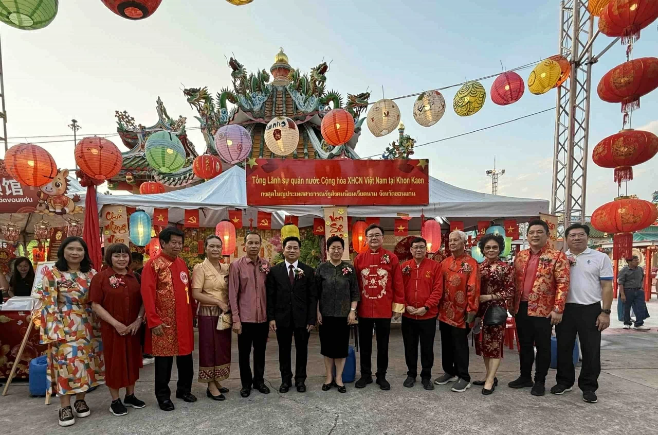 Ngày 27/2, tại trung tâm thành phố Khon Kaen, Thái Lan đã khai mạc Tết cộng đồng với chủ đề “Lễ hội đèn lồng Tết nguyên tiêu 2026”. (Nguồn: TLSQ Việt Nam tại Khon Kean) Không gian Tết Việt nổi bật tại Lễ hội đèn lồng ở Khon Kaen, Thái Lan