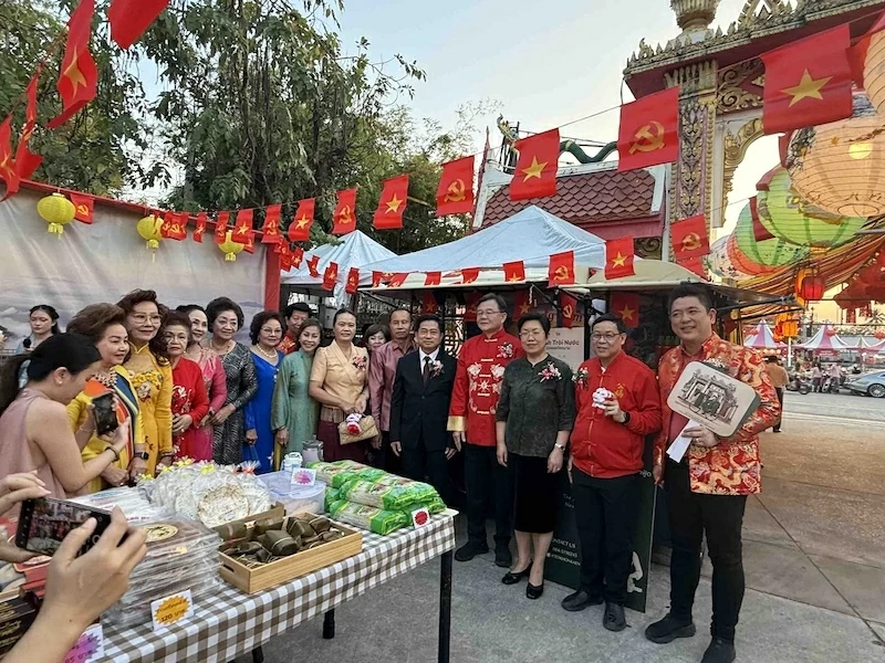 Ngày 27/2, tại trung tâm thành phố Khon Kaen, Thái Lan đã khai mạc Tết cộng đồng với chủ đề “Lễ hội đèn lồng Tết nguyên tiêu 2026”. (Nguồn: TLSQ Việt Nam tại Khon Kean) Không gian Tết Việt nổi bật tại Lễ hội đèn lồng ở Khon Kaen, Thái Lan