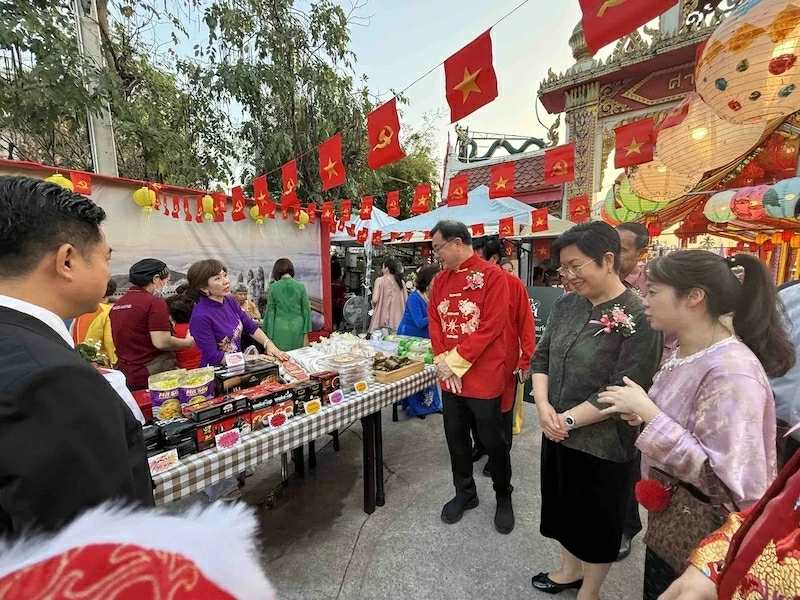 Ngày 27/2, tại trung tâm thành phố Khon Kaen, Thái Lan đã khai mạc Tết cộng đồng với chủ đề “Lễ hội đèn lồng Tết nguyên tiêu 2026”. (Nguồn: TLSQ Việt Nam tại Khon Kean) Không gian Tết Việt nổi bật tại Lễ hội đèn lồng ở Khon Kaen, Thái Lan