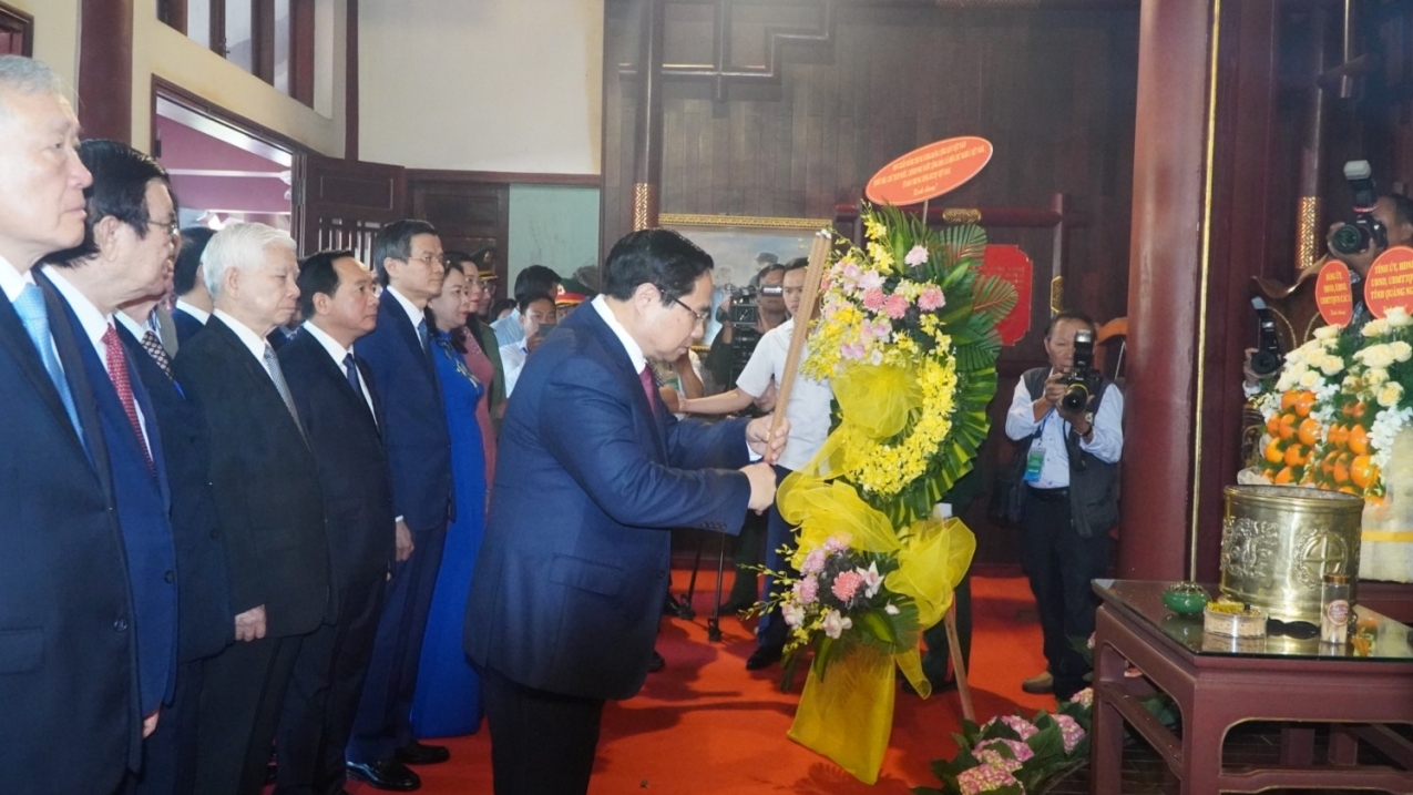 Thành kính tưởng niệm đồng chí Phạm Văn Đồng; tiếp nối lý tưởng, dựng xây đất nước phồn vinh