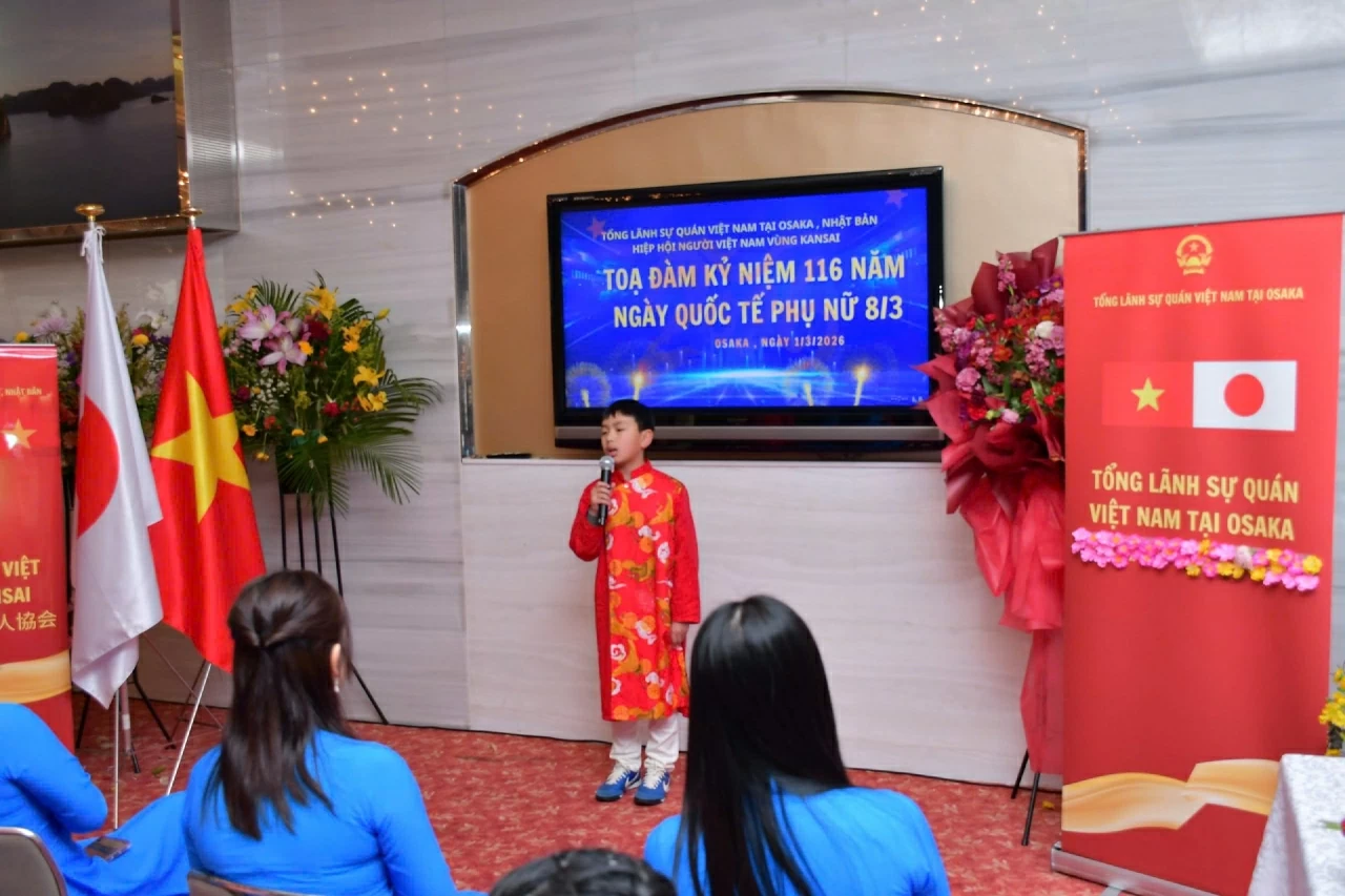Tiết mục văn nghệ tại buổi tạo đảm.