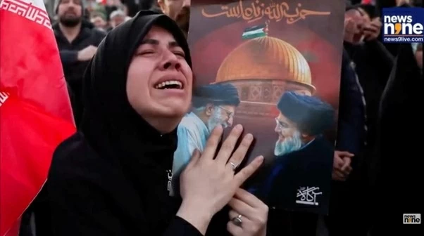 Biển người đổ ra đường phố Tehran tiễn biệt Đại giáo chủ Khamenei Biển người đổ ra đường phố Tehran tiễn biệt Đại giáo chủ Khamenei