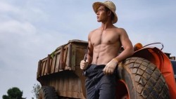 'Chàng nông dân' Danh Chiếu Linh làm Trưởng Ban tổ chức cuộc thi Nam vương Việt Nam 2025