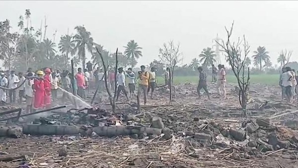 Thảm kịch tại cơ sở pháo hoa ở Ấn Độ khiến 21 người tử vong