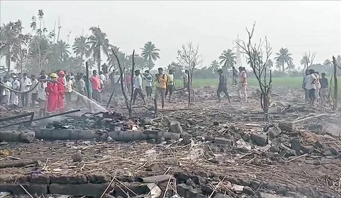 Thảm kịch tại cơ sở pháo hoa ở Ấn Độ khiến 21 người tử vong