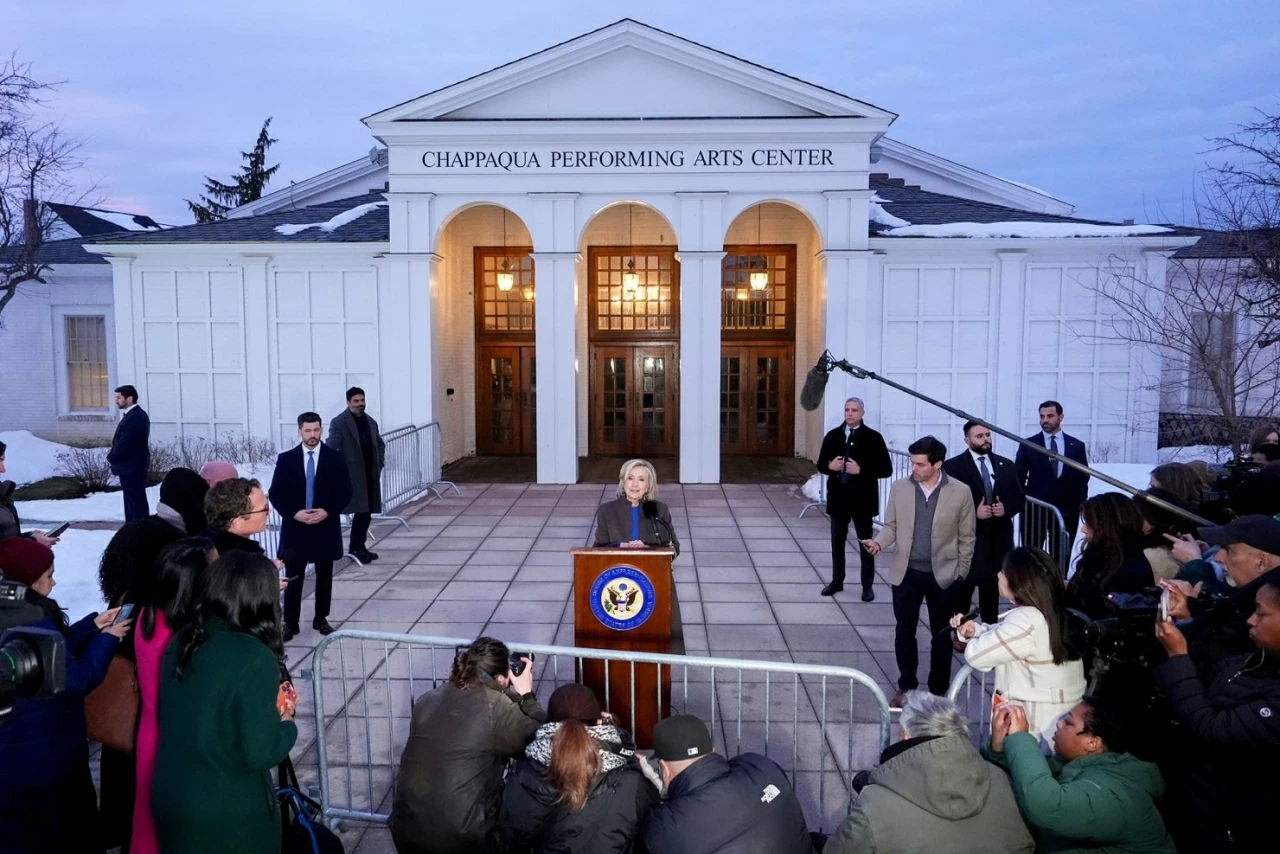 Ảnh ấn tượng: Lãnh tụ tối cao Iran thiệt mạng, chiến sự Nga-Ukraine bước sang năm thứ 5, Afghanistan-Pakistan đấu pháo dọc biên giới, khỉ con Nhật Bản Ảnh ấn tượng: Lãnh tụ tối cao Iran thiệt mạng, chiến sự Nga-Ukraine bước sang năm thứ 5, Afghanistan-Pakistan đấu pháo dọc biên giới, khỉ con Nhật Bản