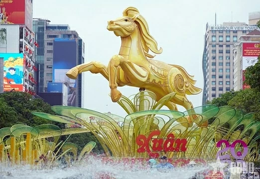 12P.10: Mùa Xuân Bính Ngọ trên quê hương Việt Nam