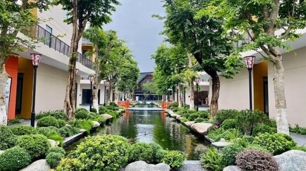 Don't miss the hot spring resort at Lynn Times Thanh Thuy when visiting Hung King Temple