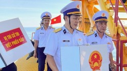 Ngày hội non sông đến sớm trên Biển Đông