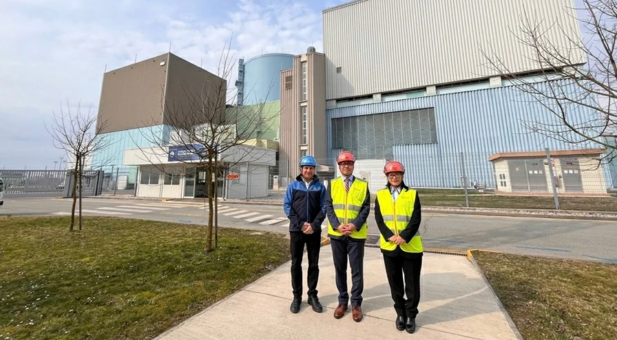 Đại sứ Việt Nam tại Áo và Slovenia Vũ Lê Thái Hoàng đã gặp, làm việc với Bộ trưởng Môi trường, Khí hậu và Năng lượng Slovenia, ông Bojan Kumer; thăm và làm việc với Tổng Giám đốc Nhà máy điện hạt nhân Krško. Đại sứ Việt Nam tại Áo và Slovenia Vũ Lê Thái Hoàng đã gặp, làm việc với Bộ trưởng Môi trường, Khí hậu và Năng lượng Slovenia, ông Bojan Kumer; thăm và làm việc với Tổng Giám đốc Nhà máy điện hạt nhân Krško.