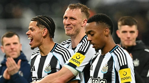 Newcastle lập thành tích 95 năm có 1 trước Man Utd