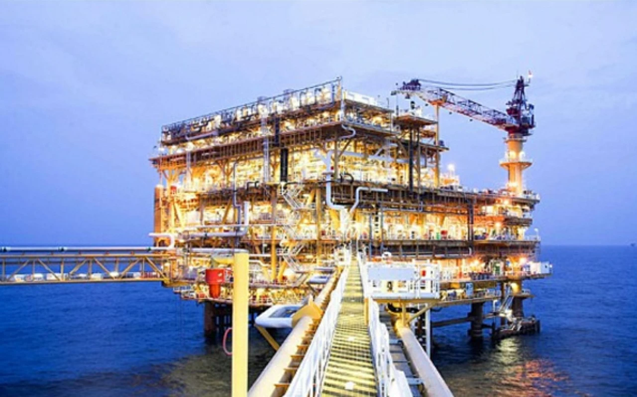 Thông báo được đưa ra chỉ 2 ngày sau khi hai cơ sở khí đốt tự nhiên hóa lỏng (LNG) của công ty bị tấn công, buộc phải tạm ngừng sản xuất. (Nguồn: Qatar Energy)