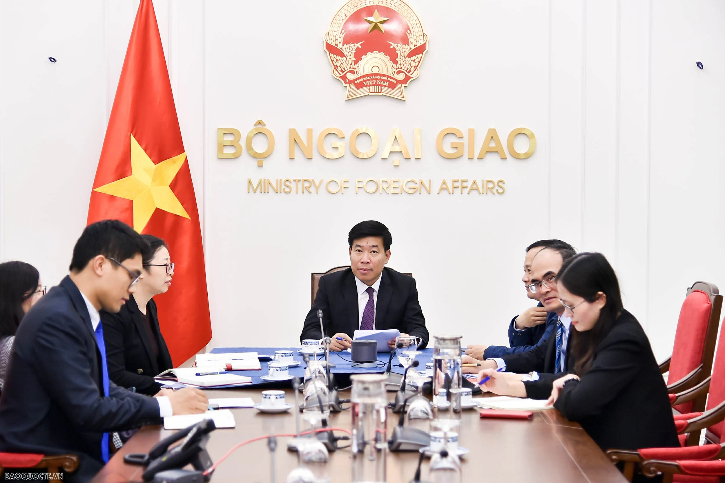 Thứ trưởng Nguyễn Mạnh Cường điện đàm với Ngoại trưởng Philippines Phát triển quan hệ Đối tác chiến lược Việt Nam - Philippines lên tầm cao mới, sâu sắc và toàn diện hơn