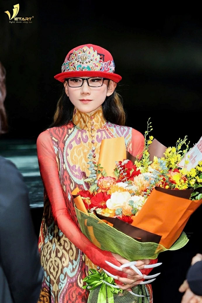 Nghệ sĩ múa Dương Lệ Bình tổng duyệt vũ kịch 'Khổng Tước – The Peacock Hanoi 2026' trước giờ công diễn