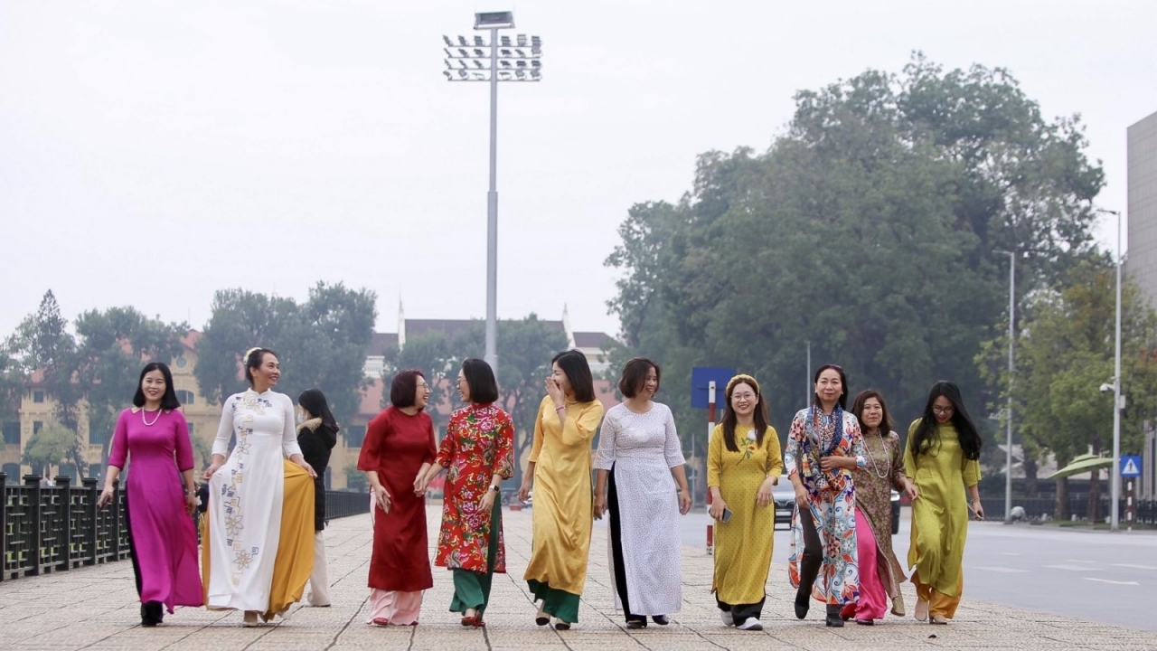 Phụ nữ nên biết 'thiết kế' cuộc sống thông minh hơn trong kỷ nguyên số